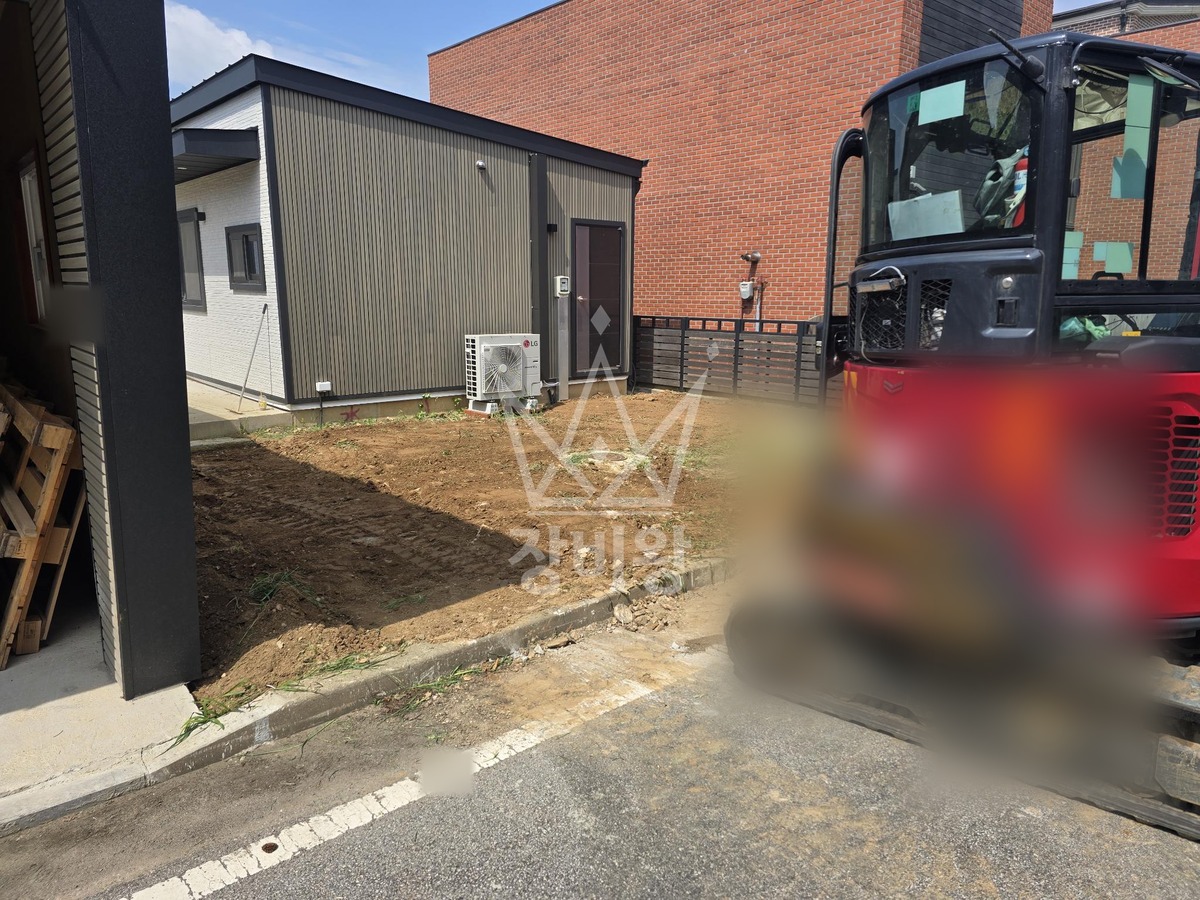 경기 파주시 탄현면 포크레인(굴착기) 평탄 작업 작업사진 3