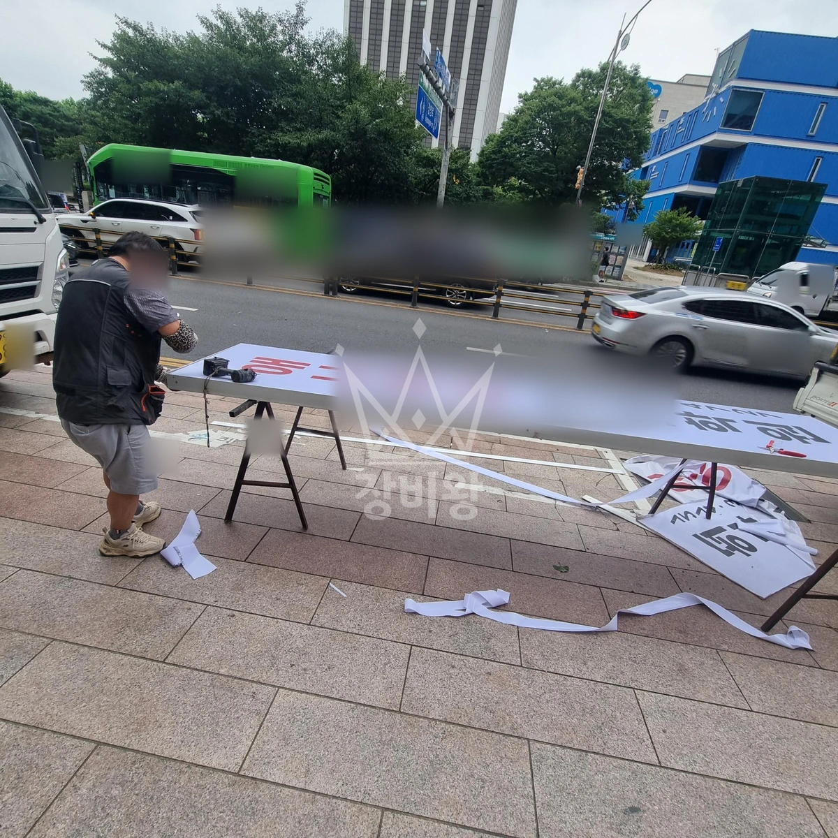 인천 미추홀구 주안동 3.5톤 스카이차 돌출갈판철거 천갈이 작업사진 1