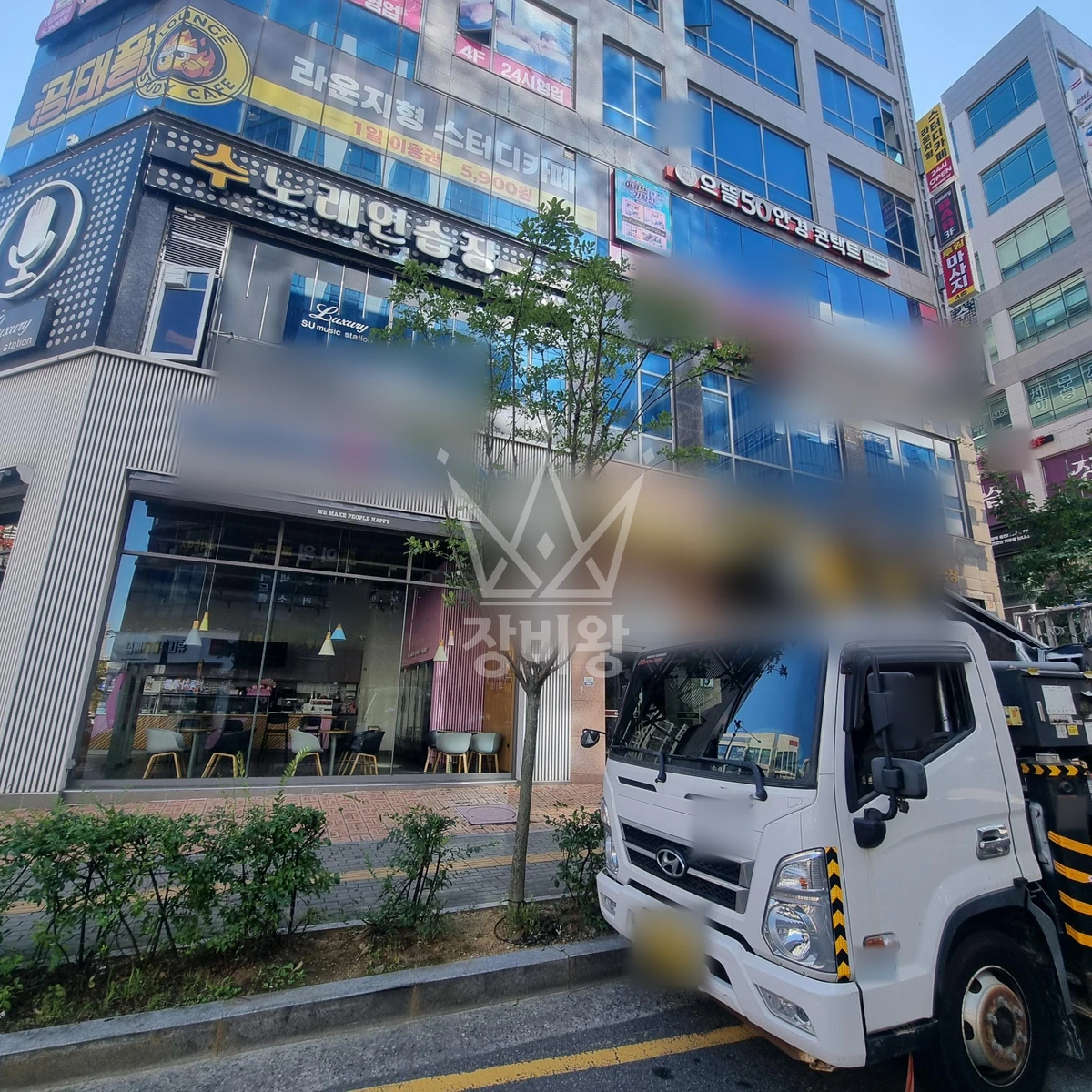 인천 서해구 가정동 3.5톤 스카이차 유리 양중 작업완료사진 1