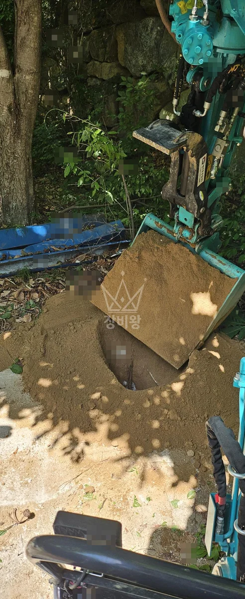 충북 음성군 생극면 포크레인(굴착기) 모레 운반 작업사진 1