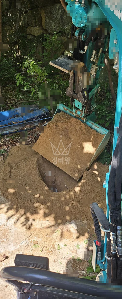 충북 음성군 생극면 포크레인(굴착기) 모레 운반 작업사진 2