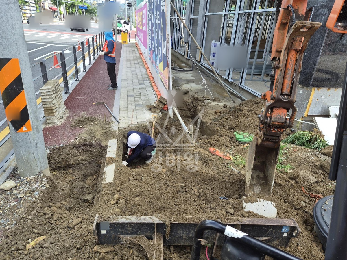 대전 동구 천동 포크레인(굴착기) 전기관로공사 작업사진 2