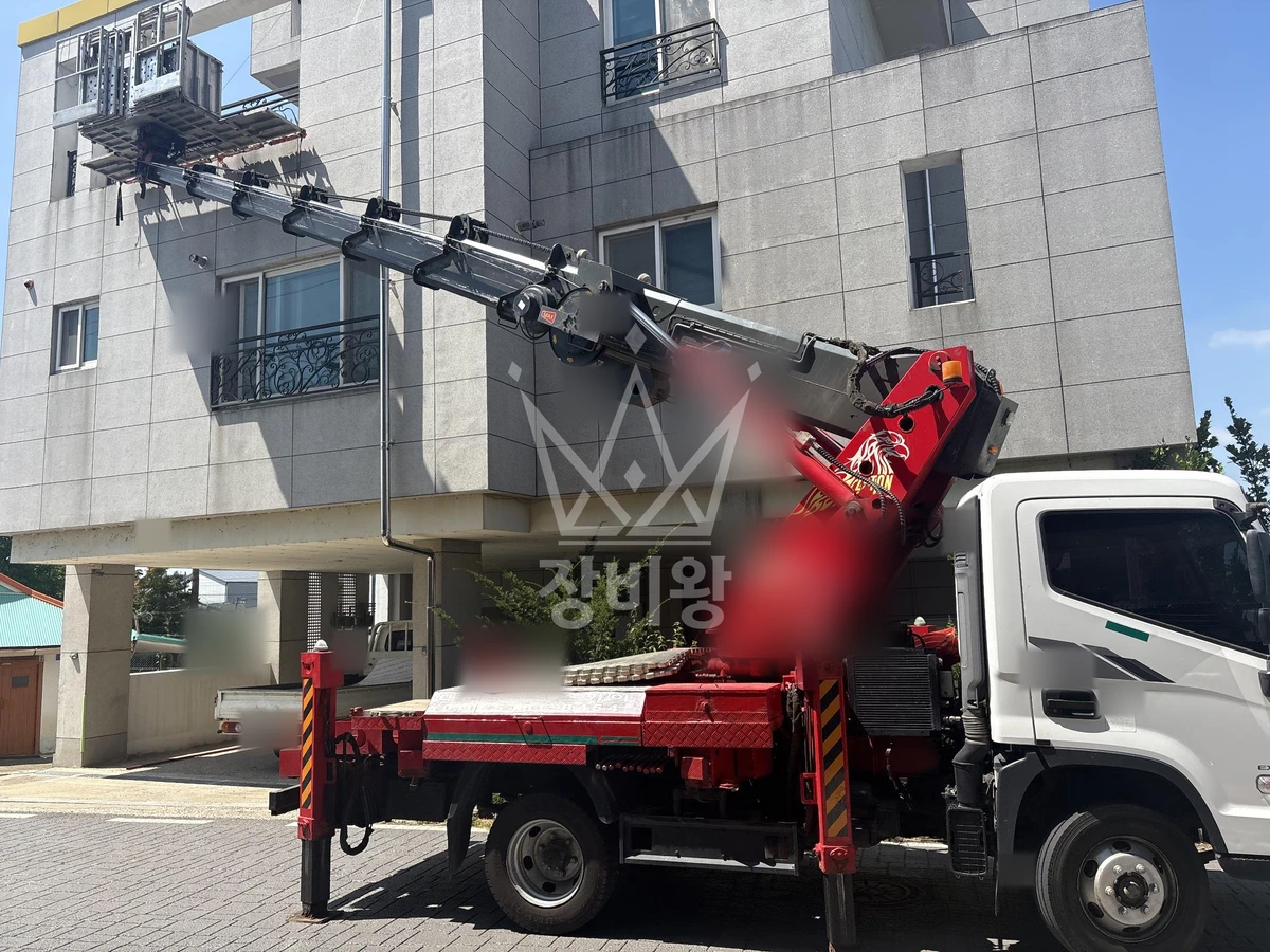 경기 평택시 팽성읍 3.5톤 스카이차 실리콘작업 작업사진 1