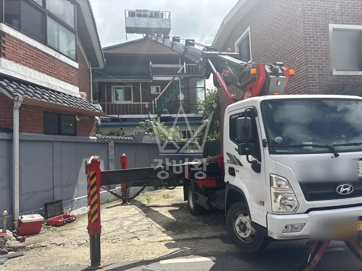 충북 충주시 교현동 1톤 스카이차 태양광작업 작업사진 3