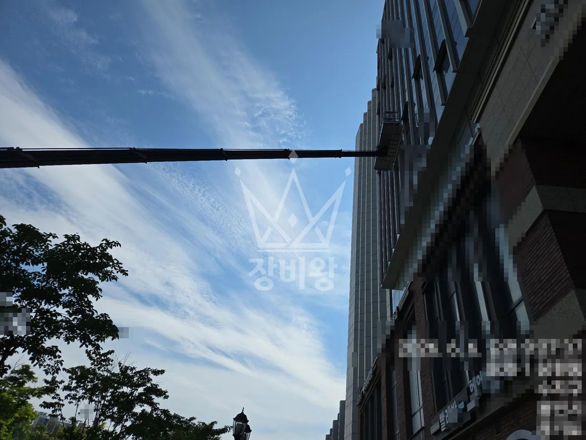 경기 용인시 수지구 1톤 스카이차 유리1장 작업 작업사진 2