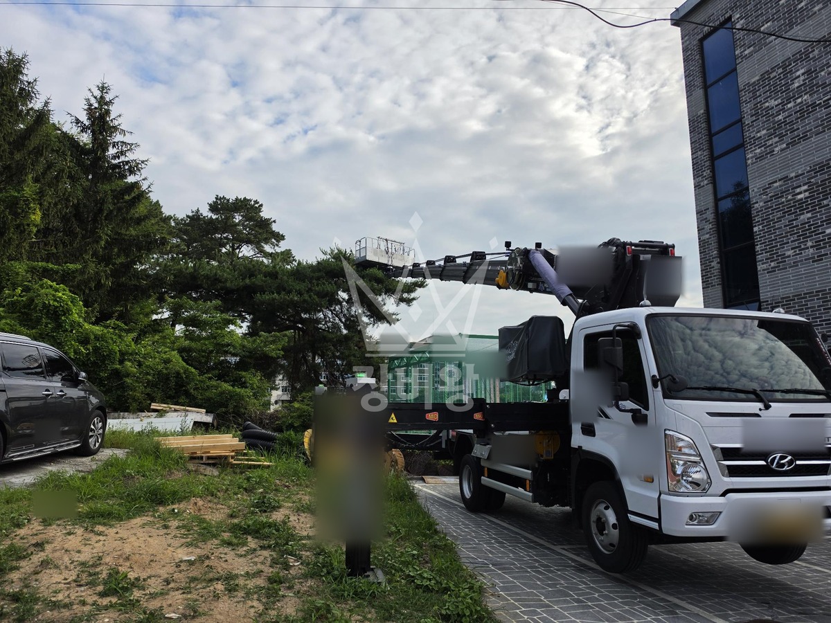 대전 유성구 화암동 3.5톤 스카이차 수목전지 작업사진 2