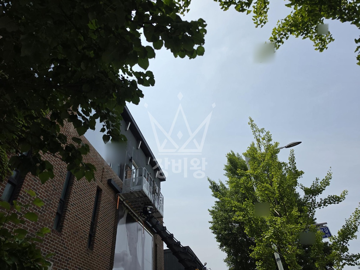 대전 유성구 도룡동 3.5톤 스카이차 외부미장 작업사진 3