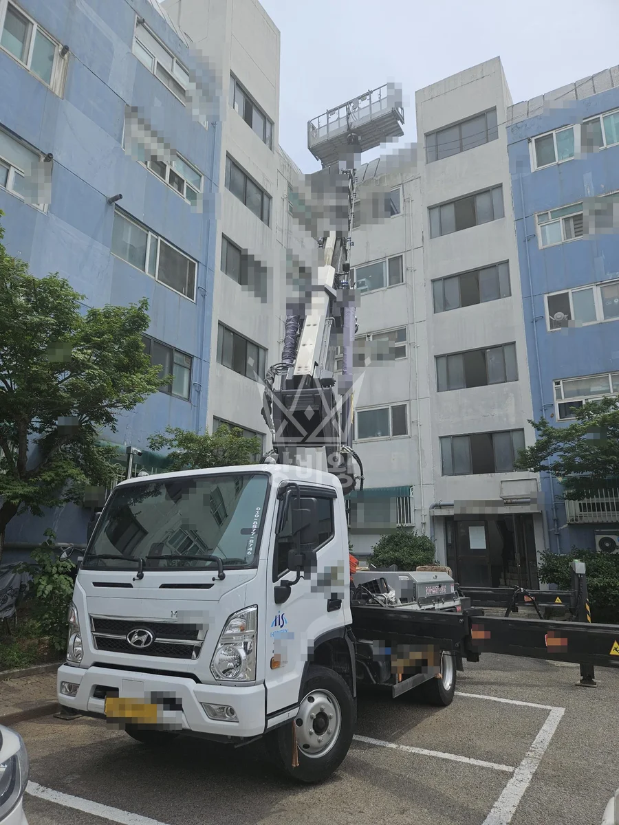 경기 부천시 원미구 3.5톤 스카이차 외벽보수작업 작업사진 1