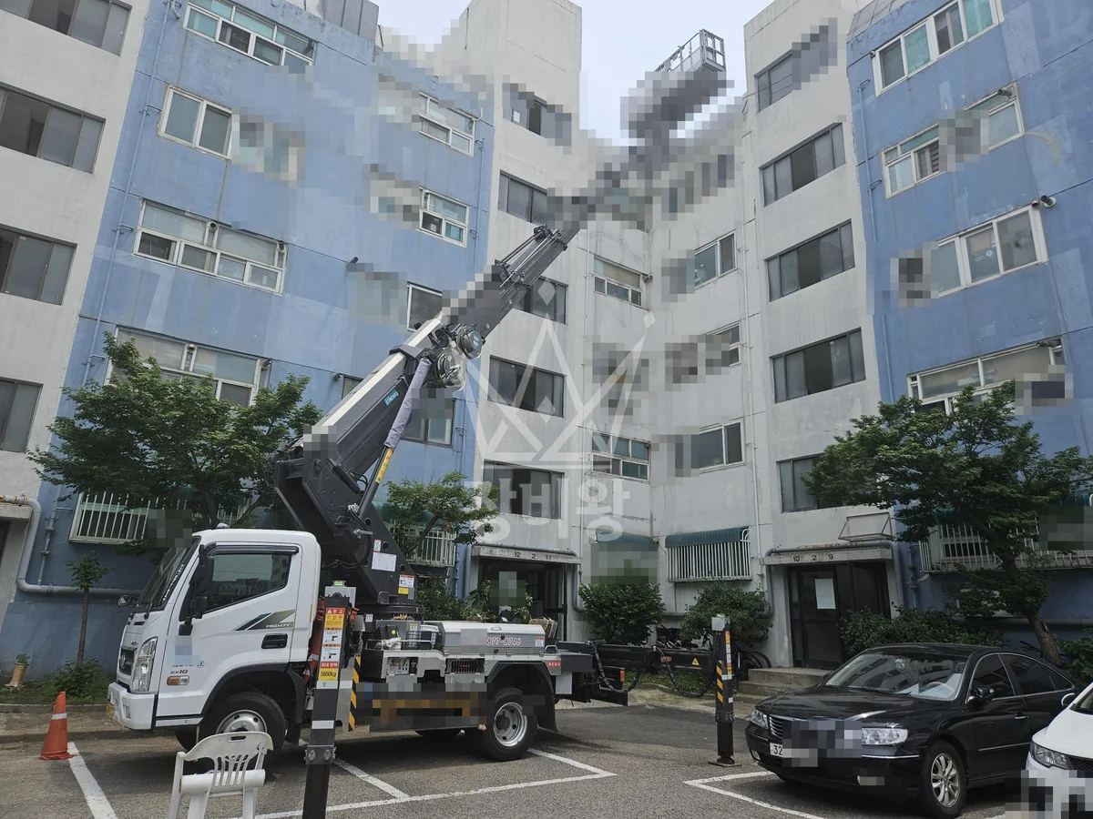 경기 부천시 원미구 3.5톤 스카이차 외벽보수작업 작업사진 2