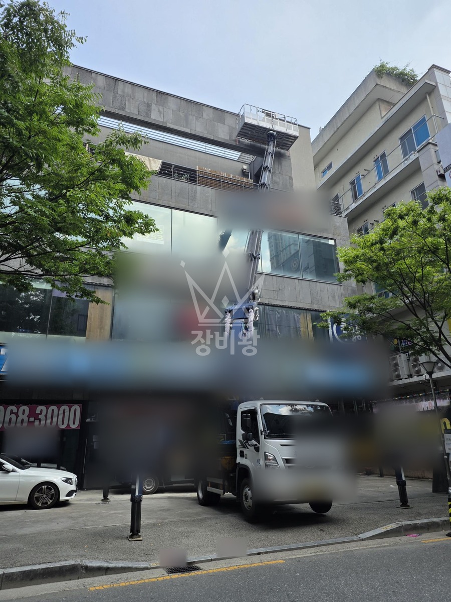 전북 전주시 완산구 3.5톤 스카이차 외벽석재보수 -1장 작업사진 1