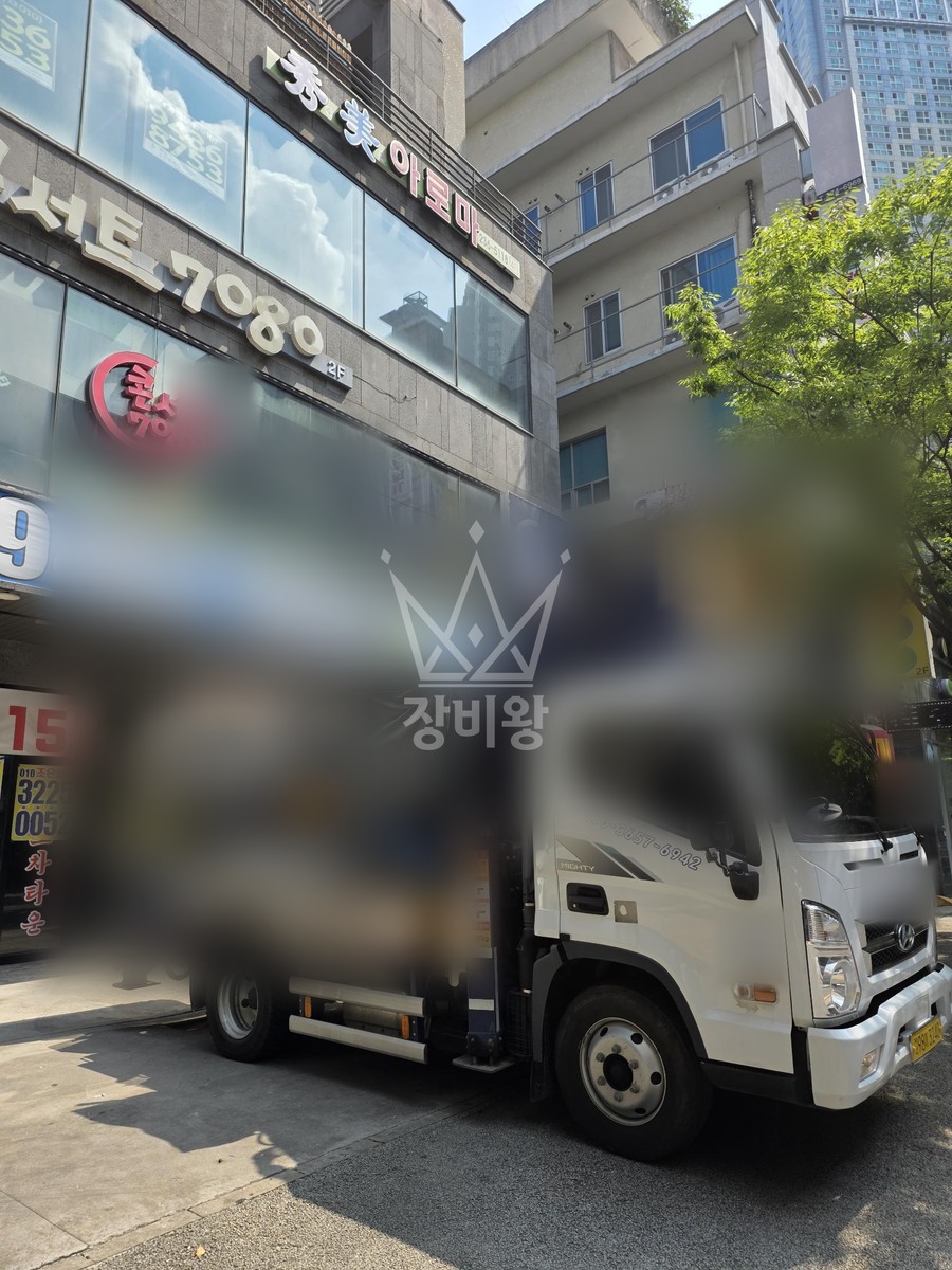 전북 전주시 완산구 3.5톤 스카이차 외벽석재보수 -1장 작업사진 2