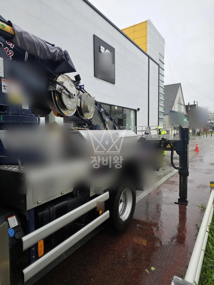 전북 군산시 나운동 3.5톤 스카이차 외벽물청소 작업사진 1