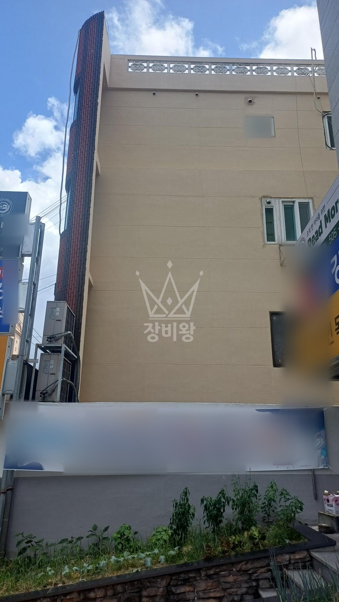 부산 동래구 사직동 2.5톤 스카이차 4층 페기물내림 작업사진 1