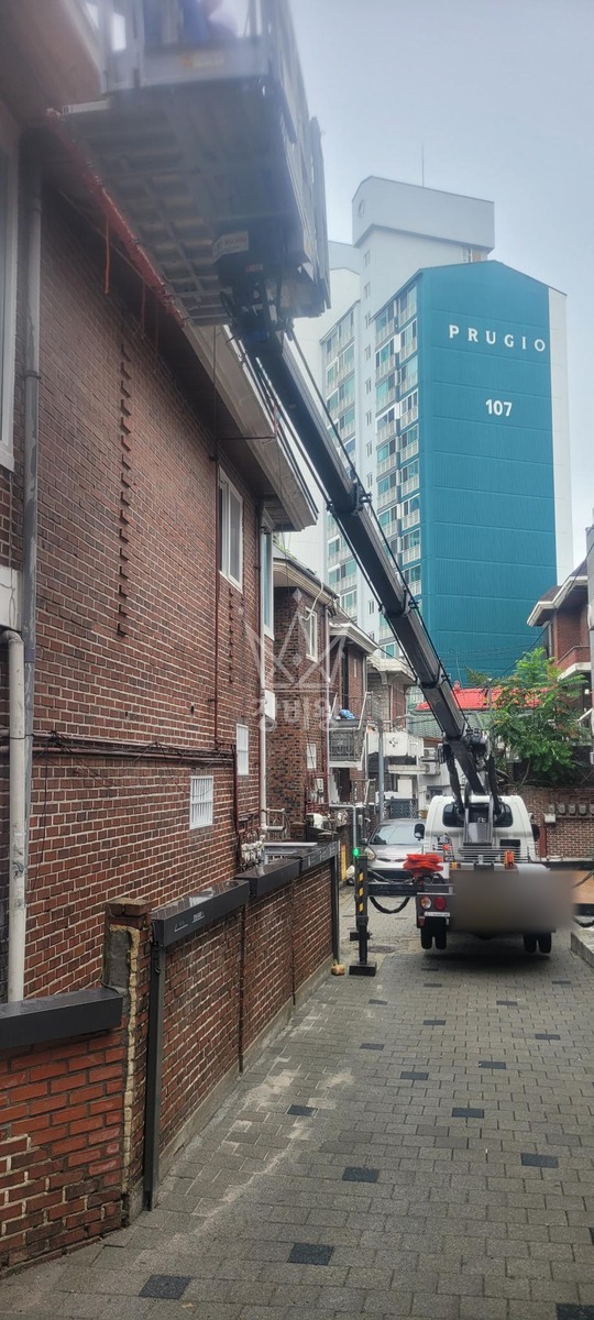 서울 서대문구 창천동 1톤 스카이차 옥상징크작업 작업사진 1