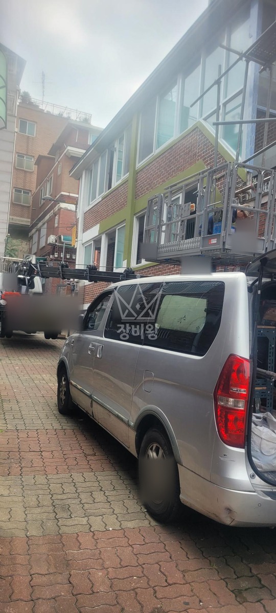 서울 서대문구 창천동 1톤 스카이차 옥상징크작업 작업사진 3