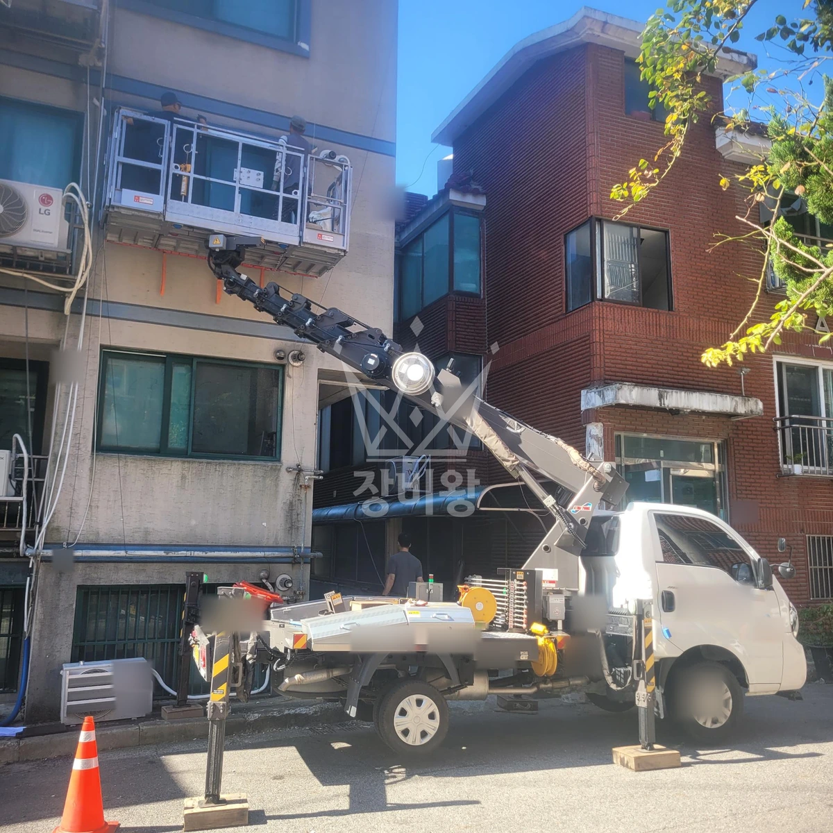 경기 광명시 소하동 1톤 스카이차 창문누수 작업사진 2