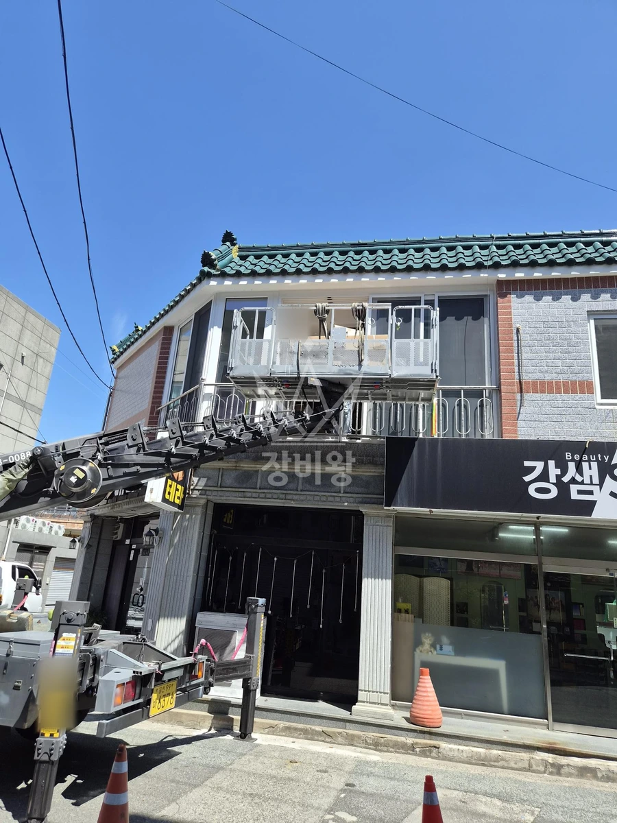 울산 북구 화봉동 2.5톤 스카이차 2층옥상 실외기양중 작업사진 3
