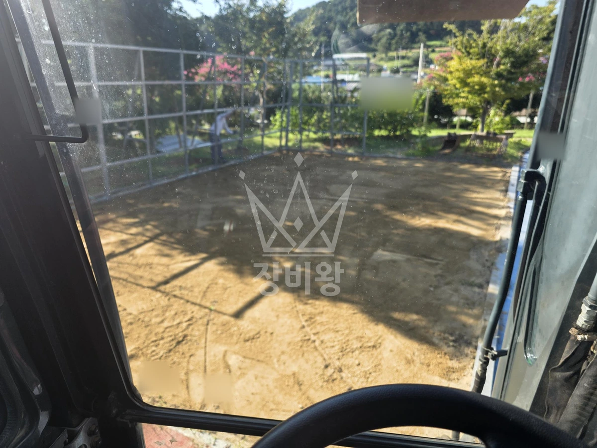 전남광주 신안군 지도읍 포크레인(굴착기) 놀이터조성공사 작업완료사진 1