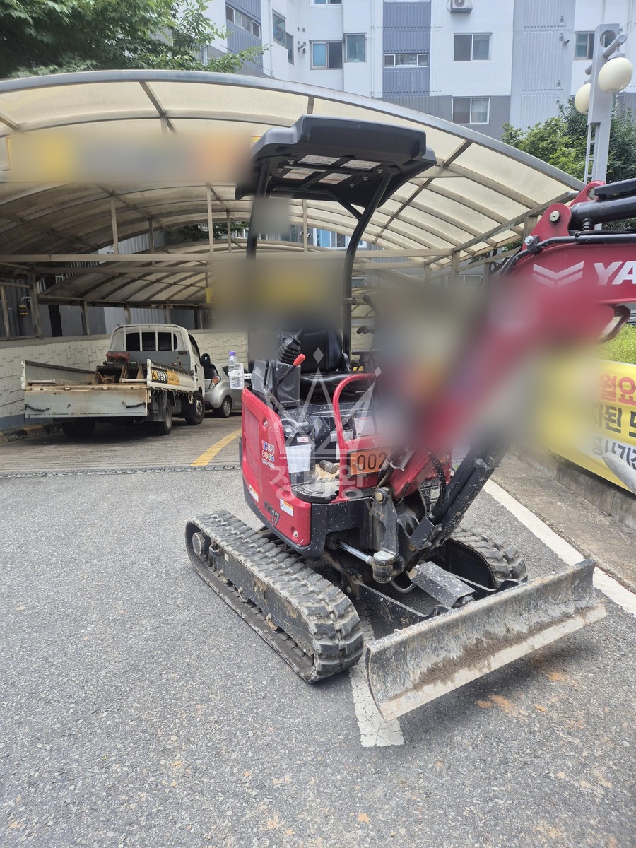 충남 천안시 동남구 청수동 포크레인(굴착기) 아파트 지하주차장 트렌치 보수 작업완료사진 1
