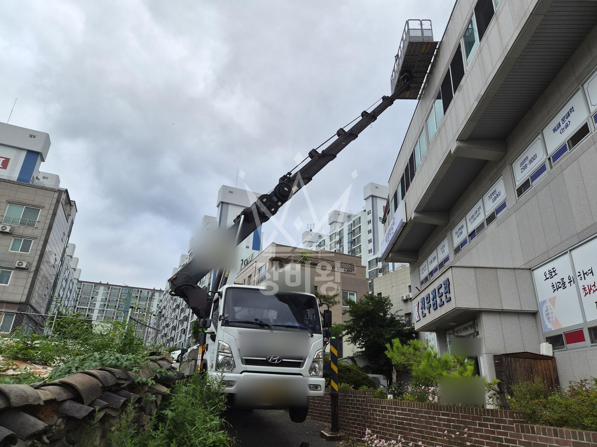 울산 북구 매곡동 3.5톤 스카이차 폐기물 하역 작업사진 2