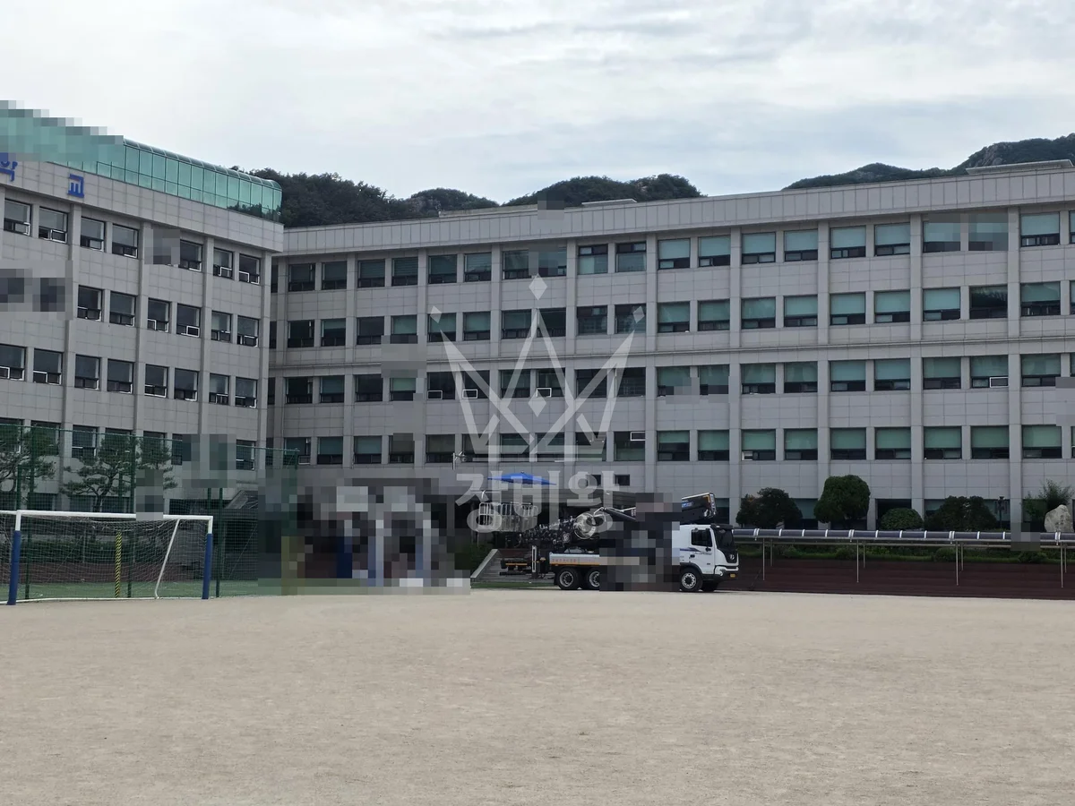 경기 과천시 중앙동 17톤 스카이차 5층 실리콘-코킹 작업완료사진 1