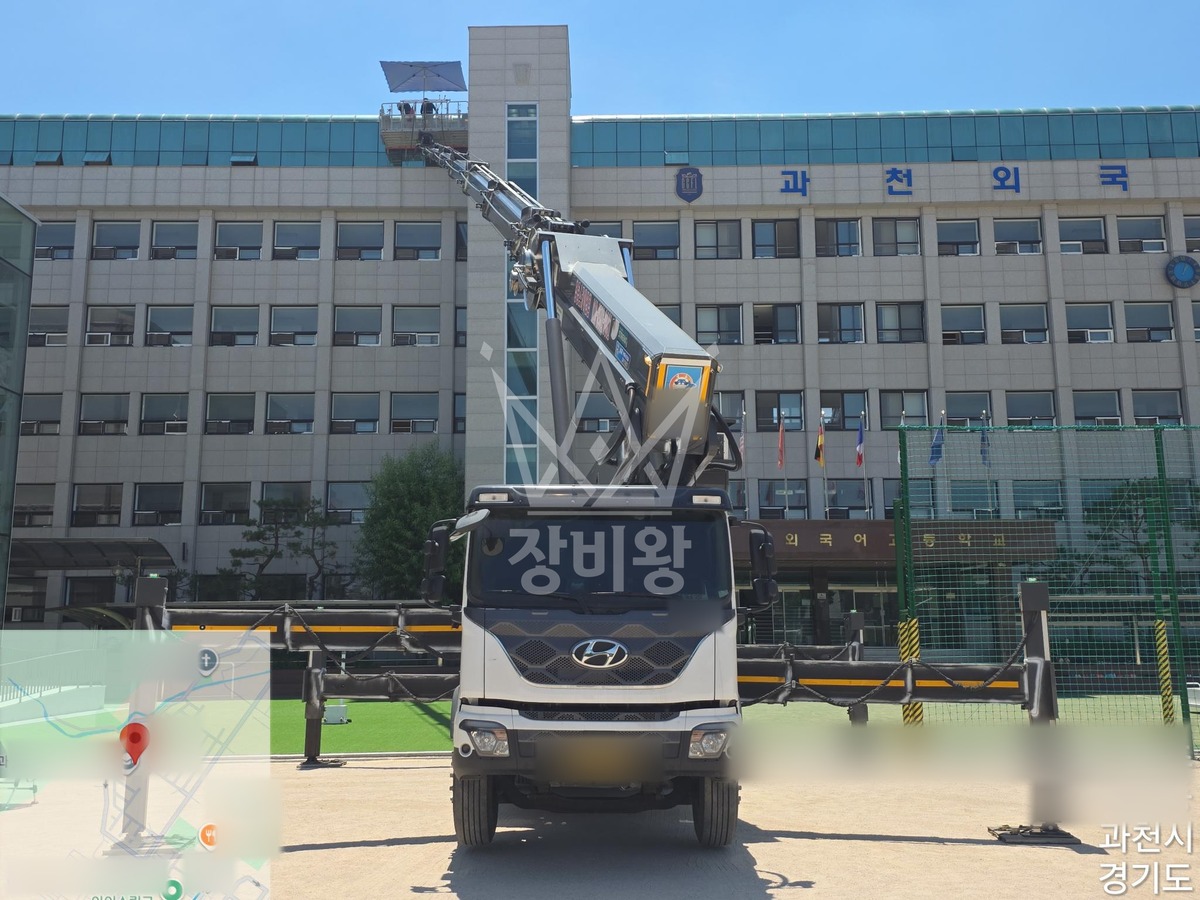 경기 과천시 중앙동 17톤 스카이차 5층 실리콘-코킹 작업사진 3