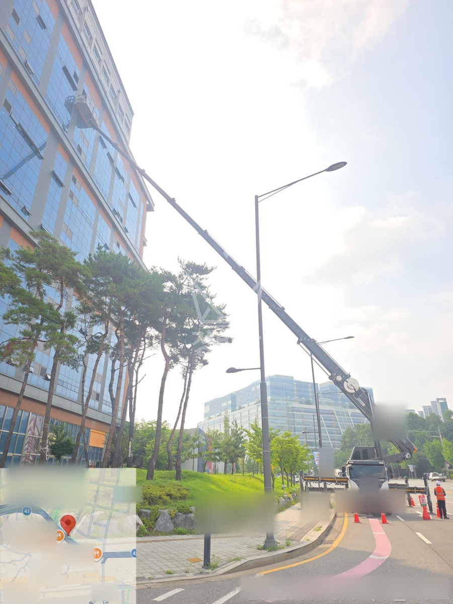 경기 하남시 풍산동 17톤 스카이차 덕트제거 작업사진 1