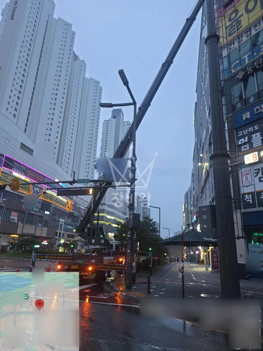 경기 화성시 동탄구 산척동 17톤 스카이차 상가10층유리교체 작업사진 1