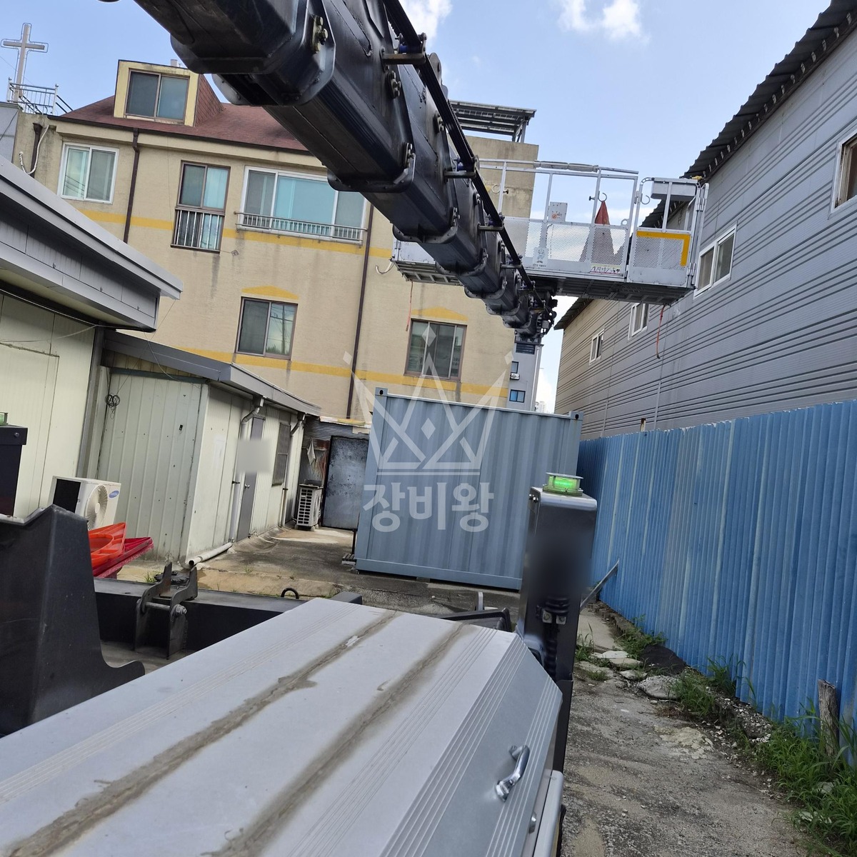 대전 대덕구 덕암동 3.5톤 스카이차 물받이 철거/외벽작업 작업사진 2