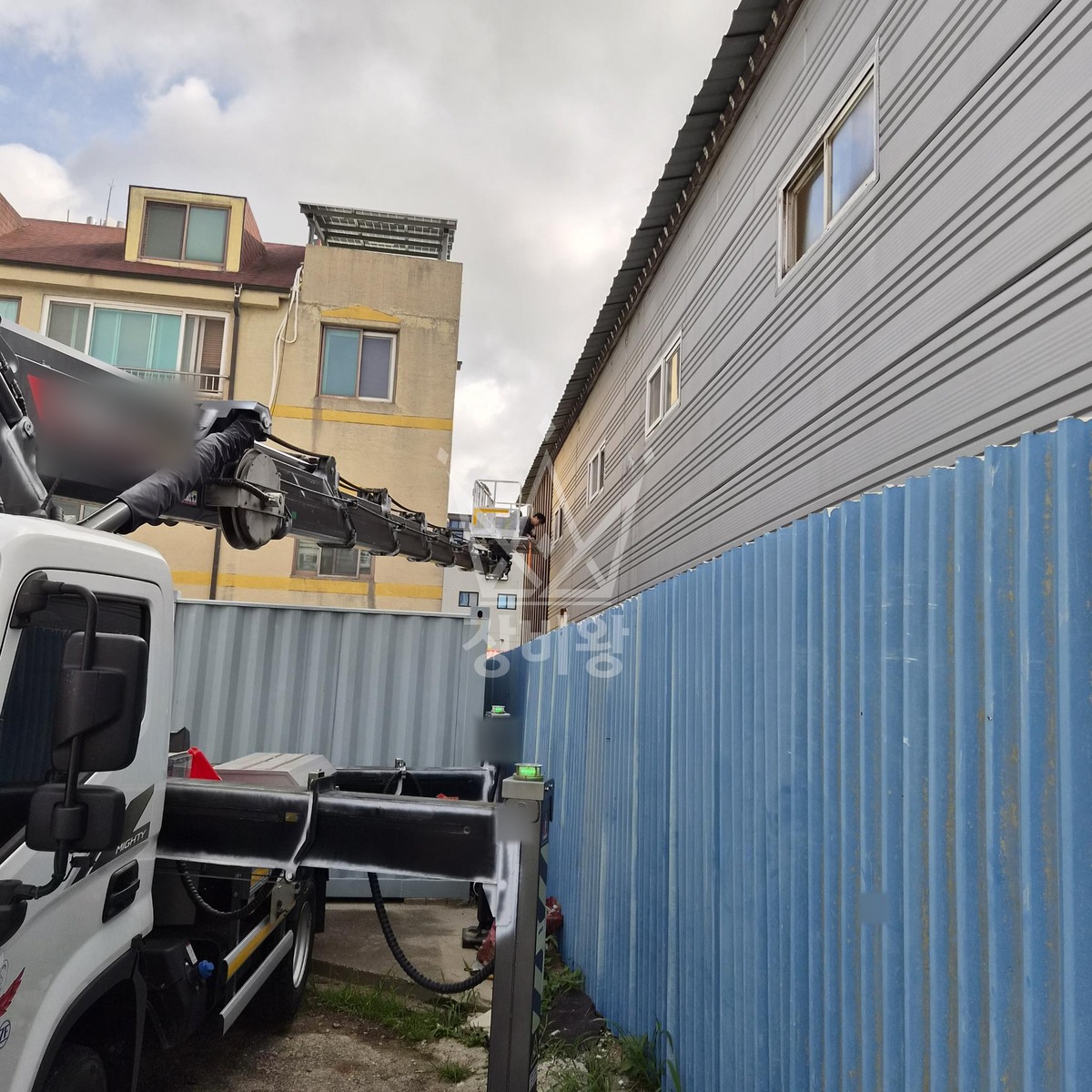 대전 대덕구 덕암동 3.5톤 스카이차 물받이 철거/외벽작업 작업사진 3