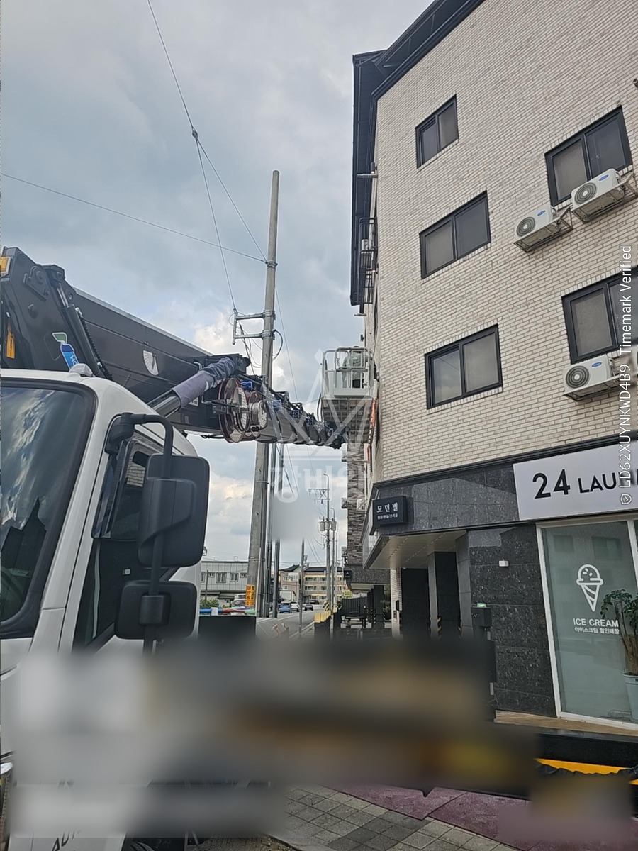 충북 충주시 대소원면 3.5톤 스카이차 페인트 판넬 작업사진 3