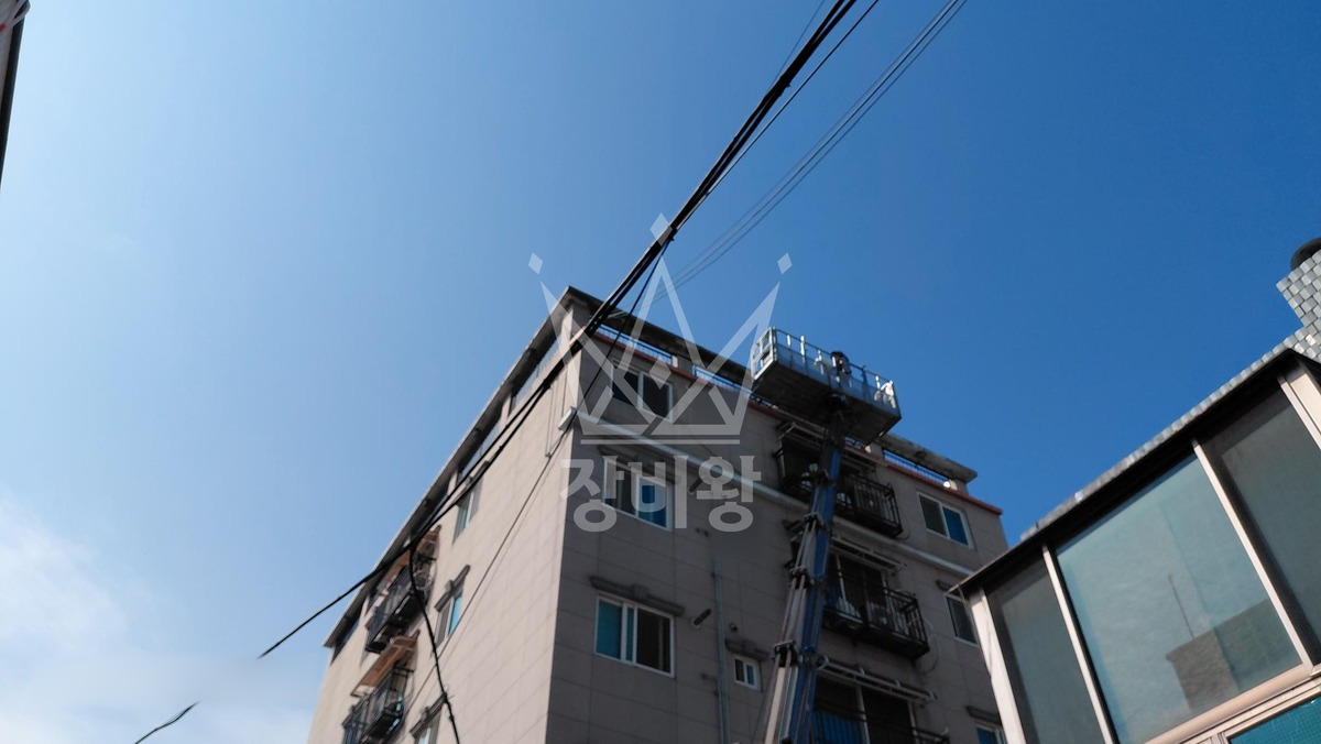 서울 구로구 구로동 3.5톤 스카이차 옥상 난관 매쉬 작업 작업사진 1