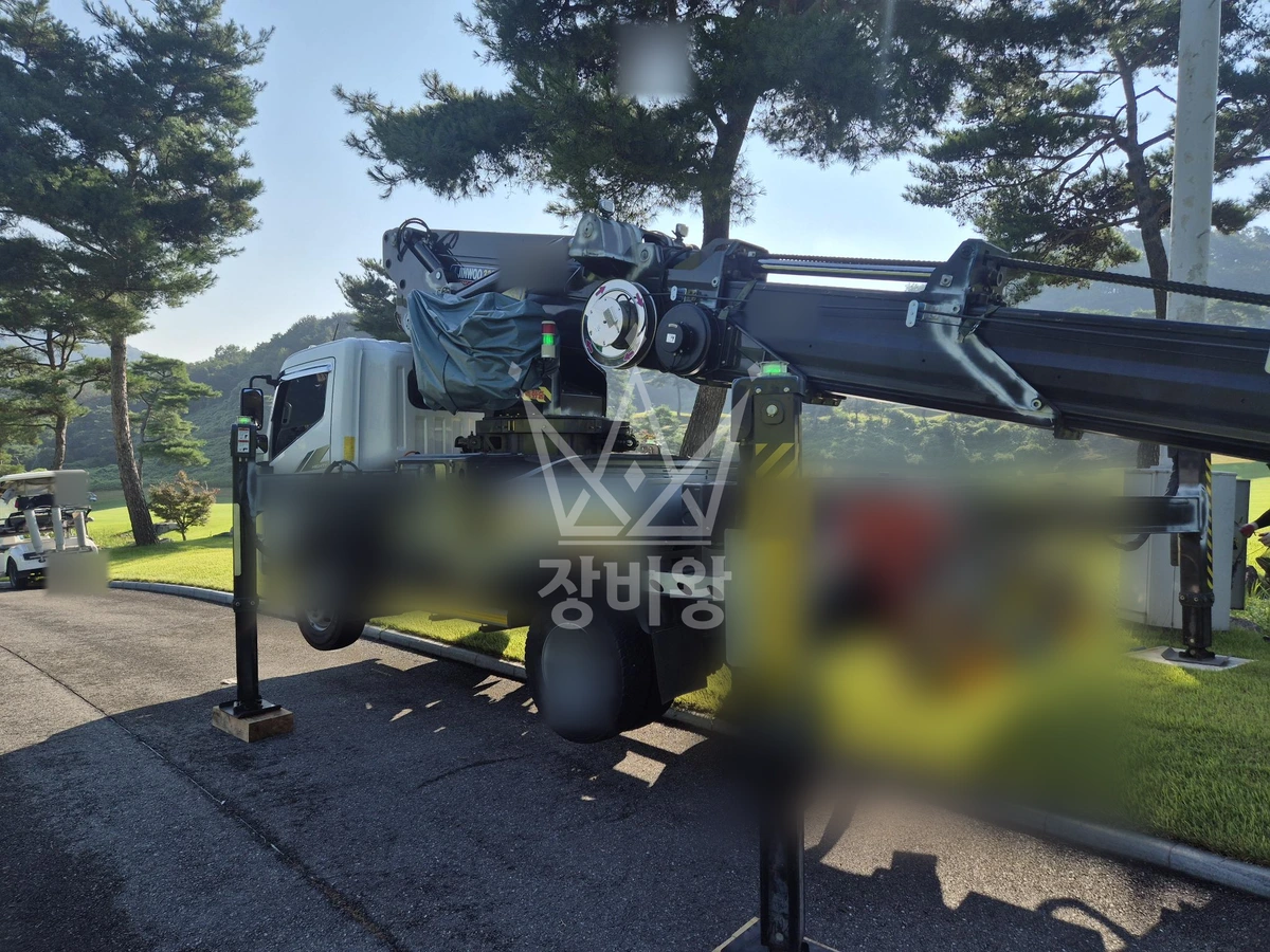 경기 여주시 강천면 3.5톤 스카이차 골프장 등기구 작업사진 2