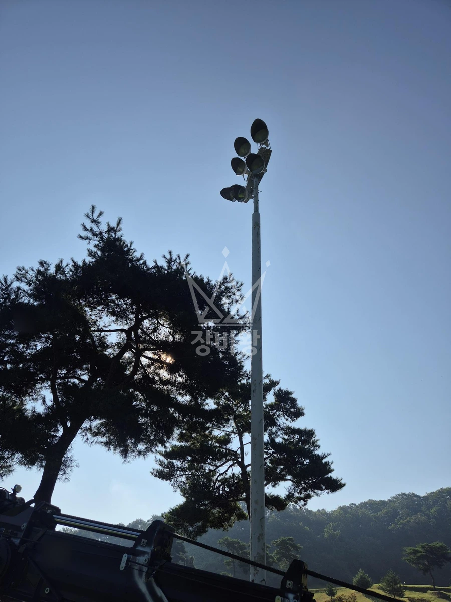 경기 여주시 강천면 3.5톤 스카이차 골프장 등기구 작업사진 3