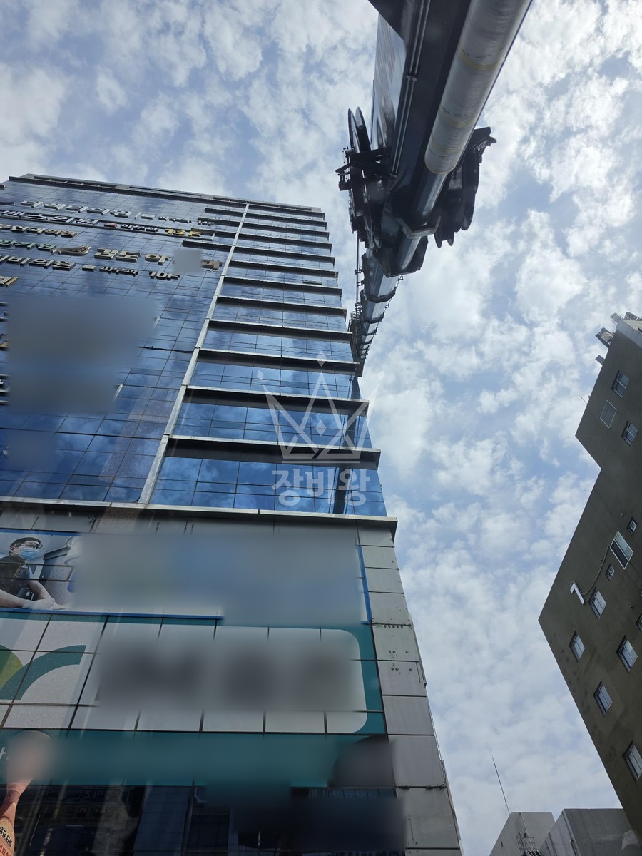울산 남구 삼산동 19톤 스카이차 간판작업 작업사진 2