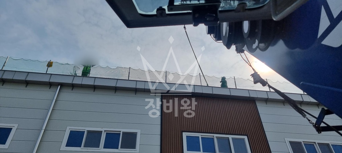 경북 영천시 청통면 5톤 크레인 태양광 자재양중 작업사진 1