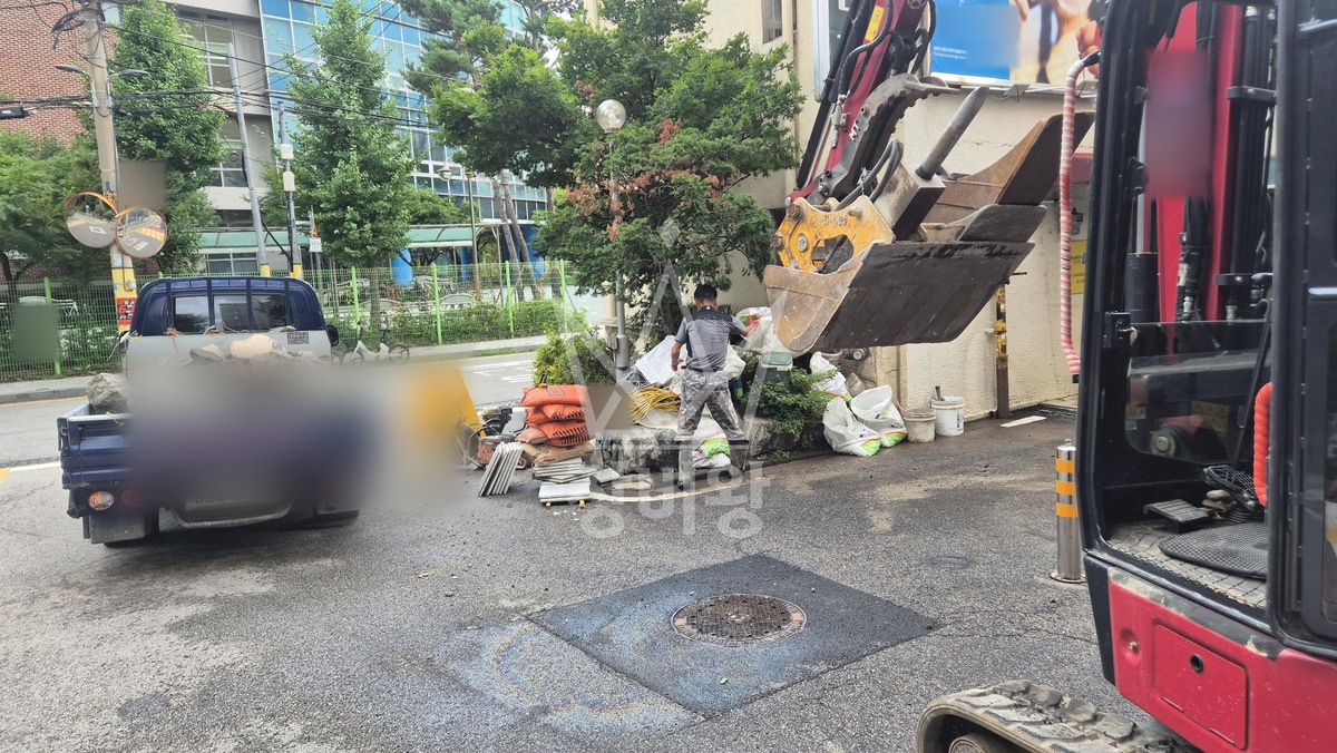 서울 영등포구 양평동4가 포크레인(굴착기) 주차차단기작업 작업완료사진 1