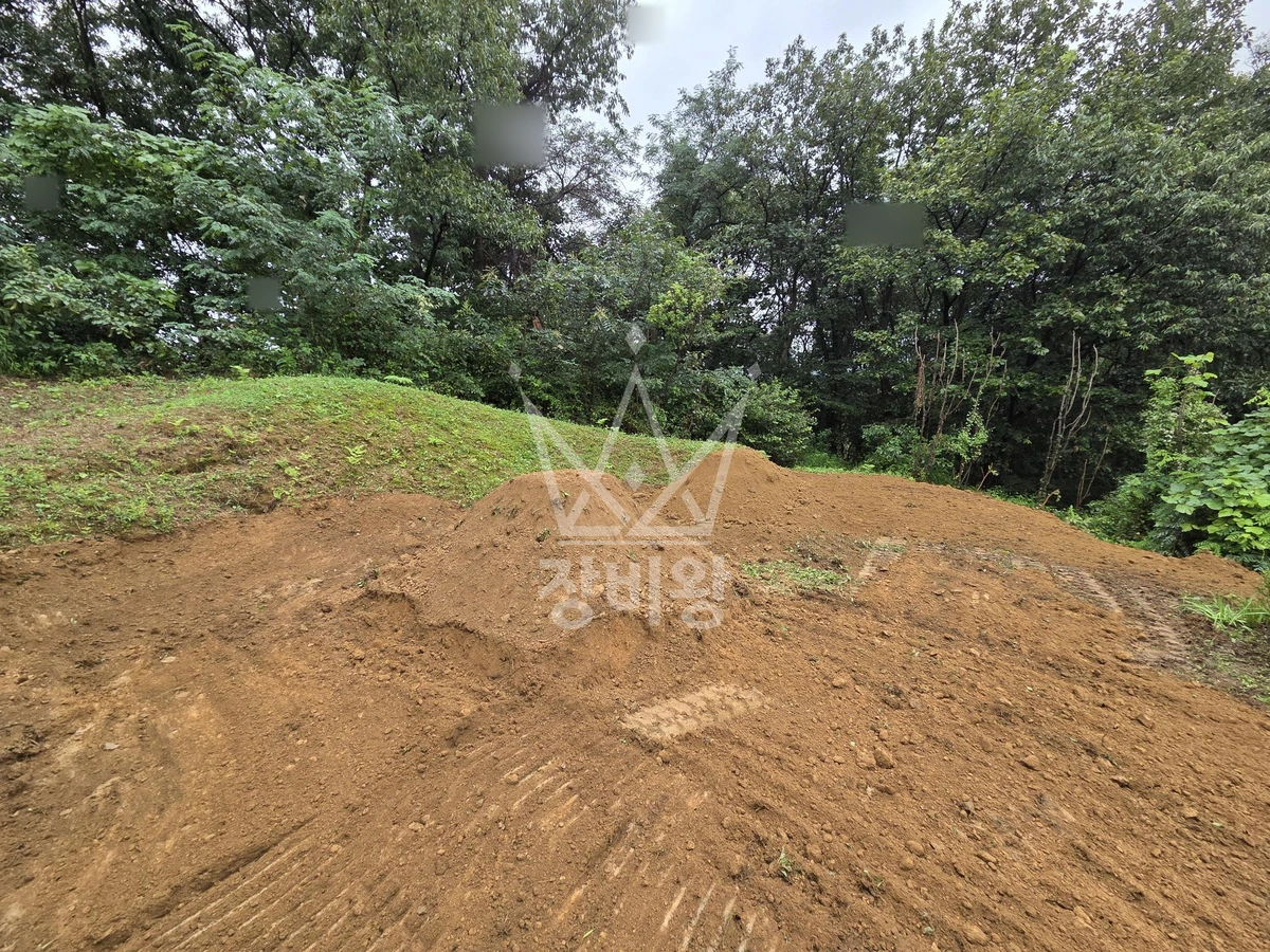 경기 포천시 영북면 포크레인(굴착기) 묘2기 석물 × 작업완료사진 1