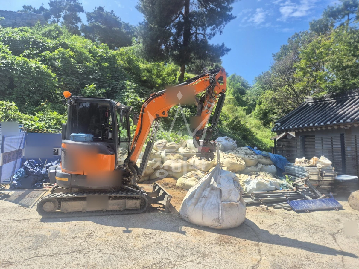경기 오산시 지곶동 포크레인(굴착기) 사면정리/자재운반 작업사진 3