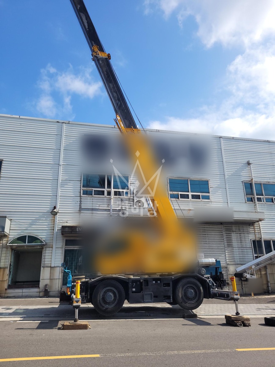 대구 서구 중리동 16톤 크레인 태양광 자재 양중 작업사진 1
