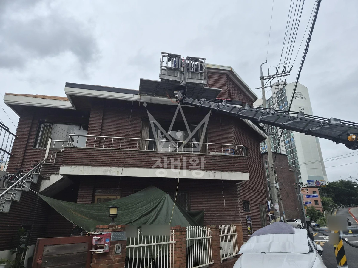 경기 하남시 덕풍동 3.5톤 스카이차 자재양중 작업사진 3