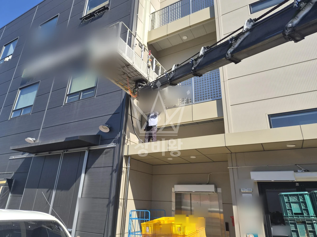 경기 하남시 감이동 3.5톤 스카이차 케이블 고정 작업사진 3