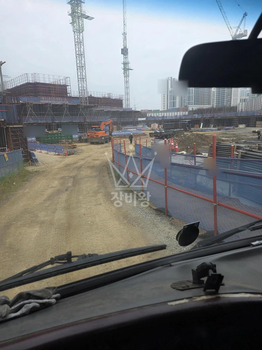 충남 아산시 탕정면 포크레인(굴착기) 작업 현장 도착사진