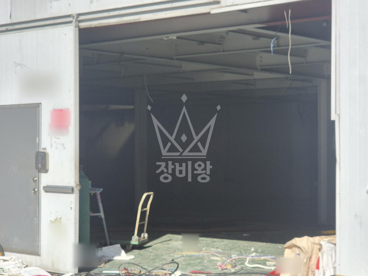 경남 창원시 의창구 팔용동 포크레인(굴착기) 실내철거 작업사진 2