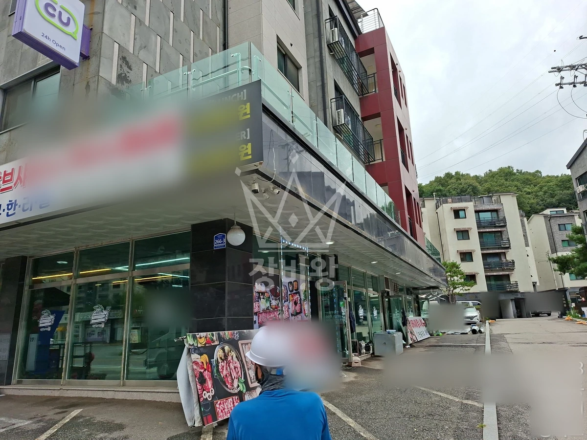 경기 광주시 목현동 3.5톤 스카이차 닥트 및간판철거 작업사진 1