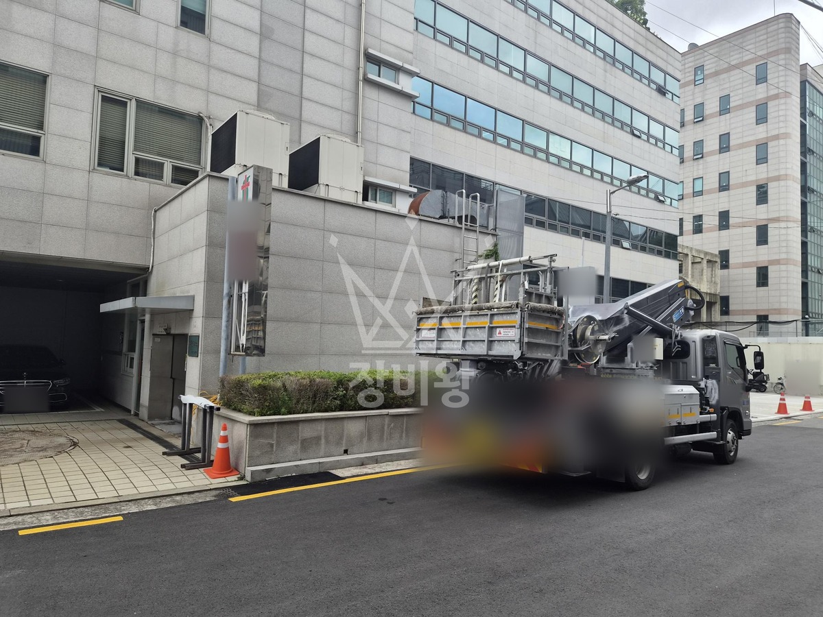 서울 서초구 양재동 3.5톤 스카이차 간판작업 작업완료사진 1