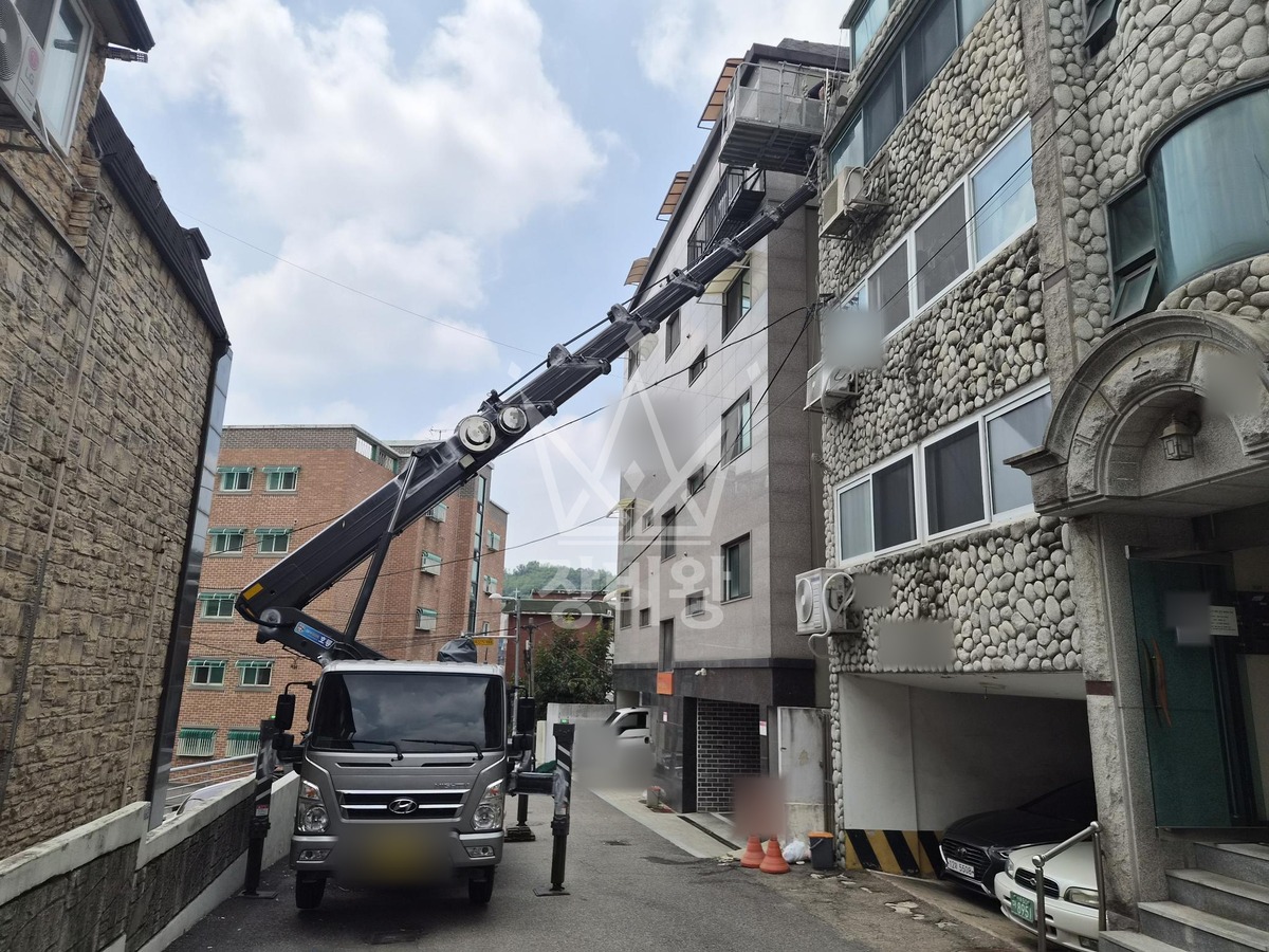 서울 양천구 목동 3.5톤 스카이차 외벽드레인작업 작업사진 1