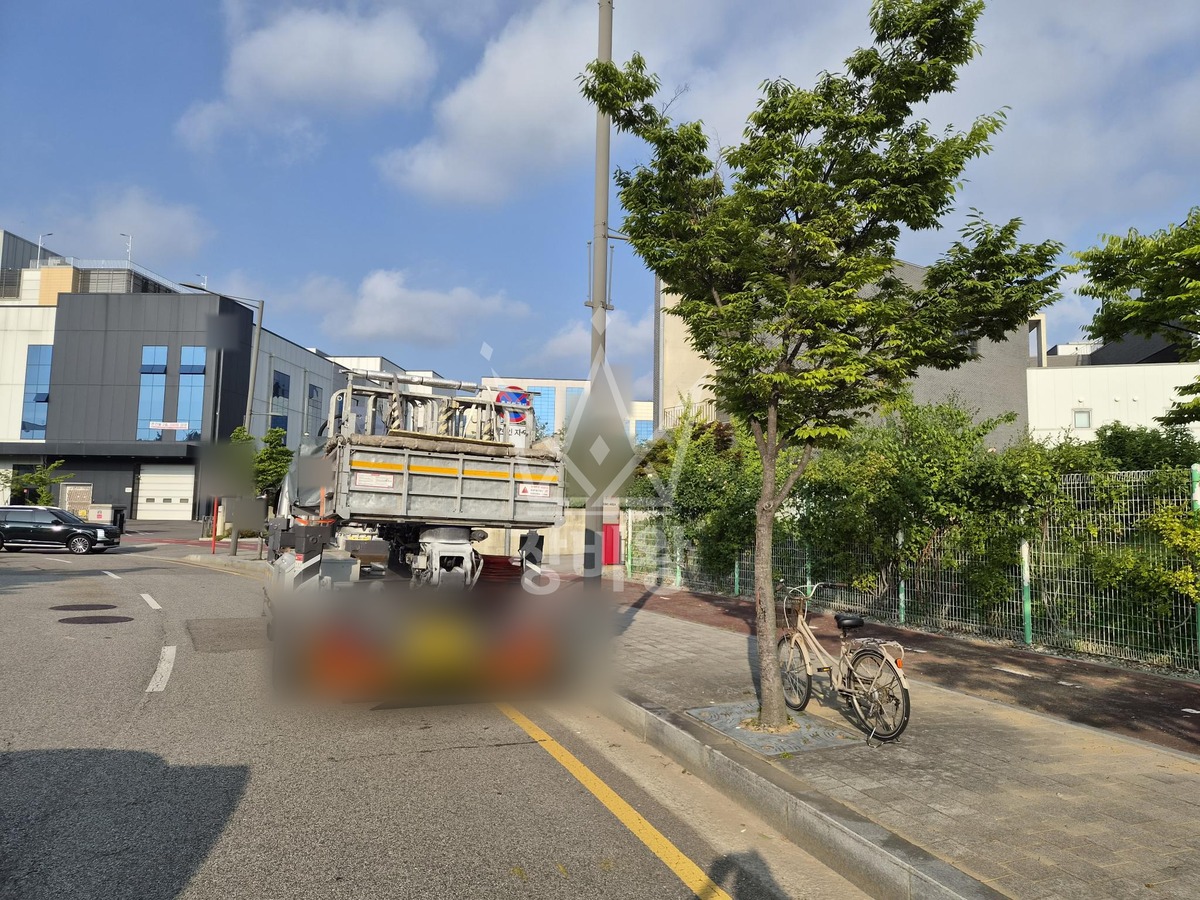 인천 계양구 서운동 3.5톤 스카이차 유리창 실리콘 보수 작업완료사진 1