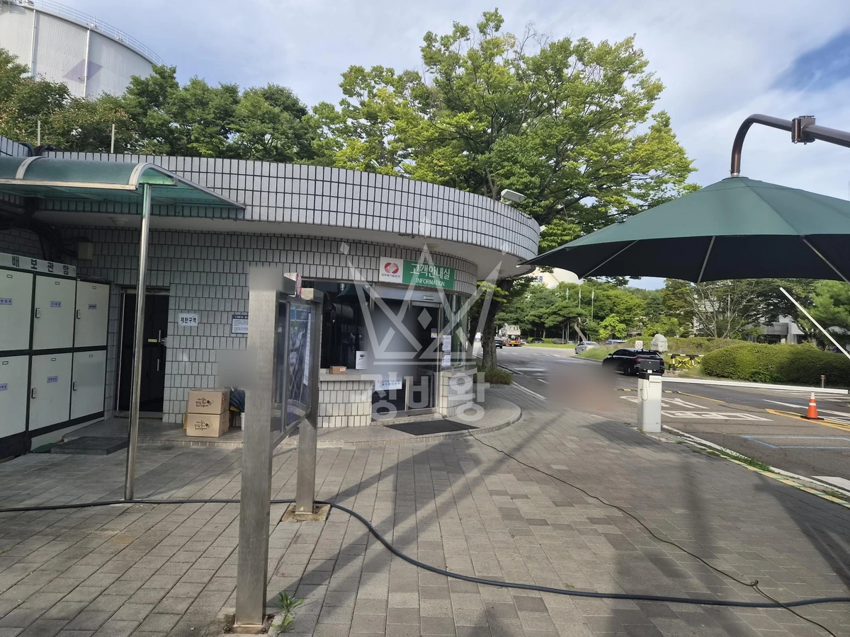 경기 고양시 일산동구 백석동 3.5톤 스카이차 창호설치 작업사진 2