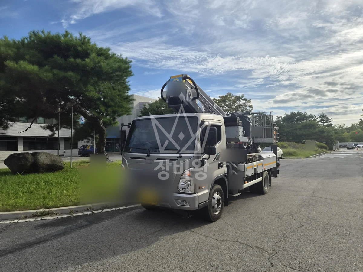 경기 고양시 일산동구 백석동 3.5톤 스카이차 창호설치 작업완료사진 1